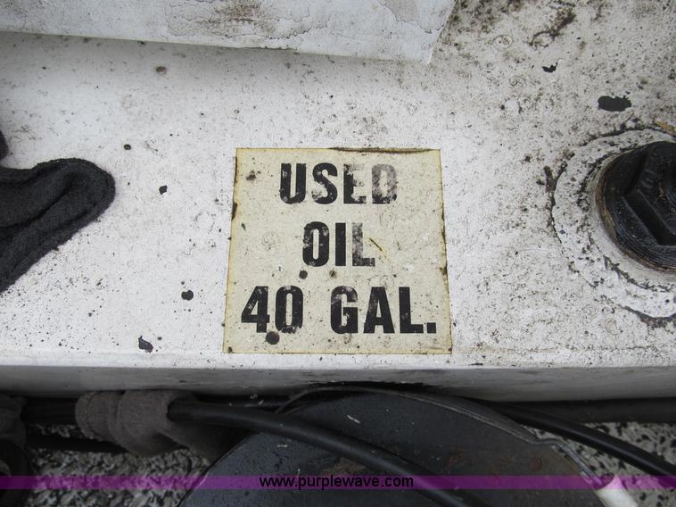 image for item B2814 2006 Ford F550 XL Super Duty utility pickup truck