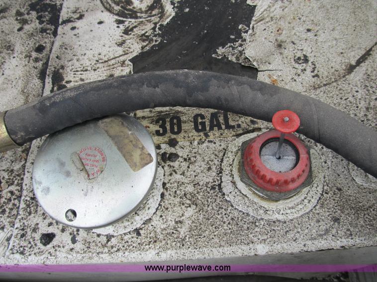 image for item B2814 2006 Ford F550 XL Super Duty utility pickup truck