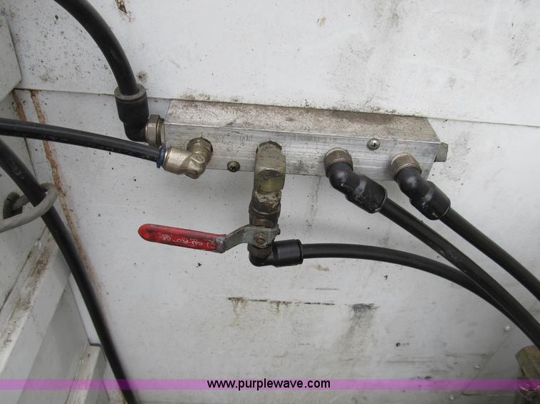 image for item B2814 2006 Ford F550 XL Super Duty utility pickup truck