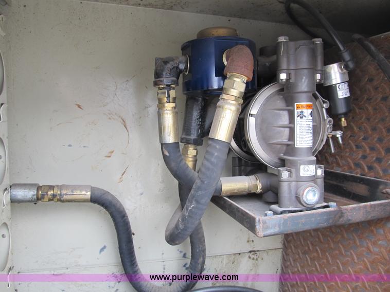 image for item B2814 2006 Ford F550 XL Super Duty utility pickup truck