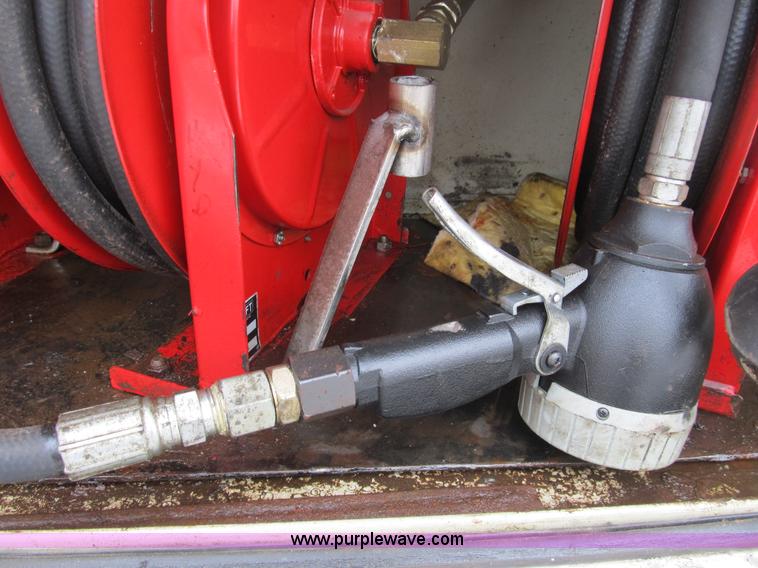 image for item B2814 2006 Ford F550 XL Super Duty utility pickup truck