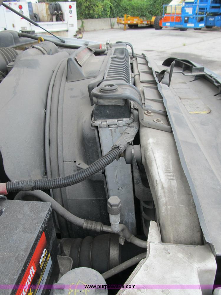 image for item B2814 2006 Ford F550 XL Super Duty utility pickup truck