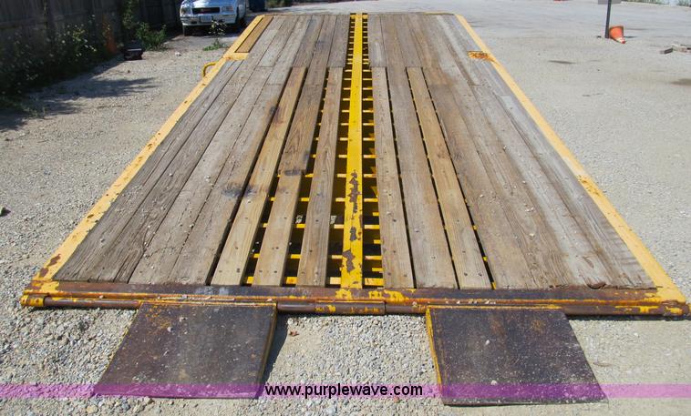 image for item B2826 Ledwell LW25X120 portable loading dock