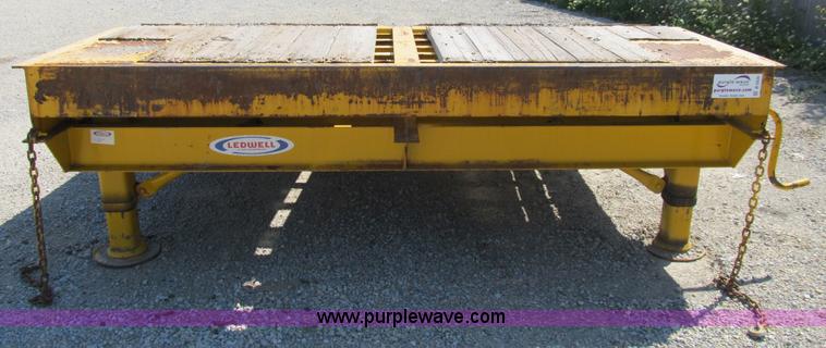 image for item B2826 Ledwell LW25X120 portable loading dock