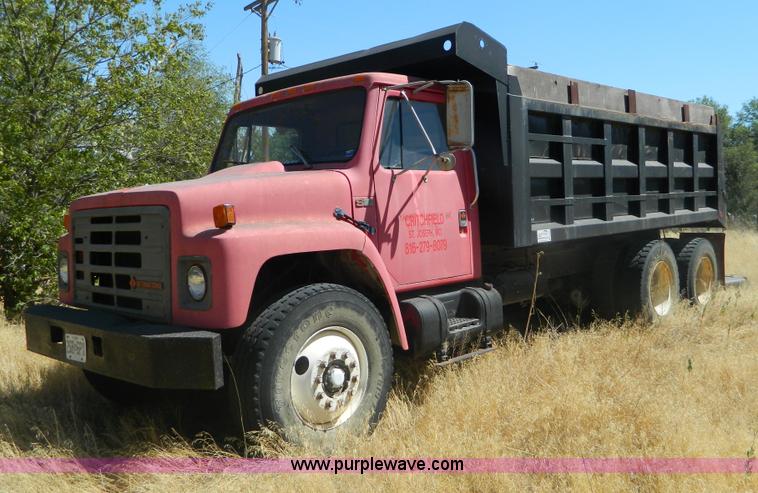 image for item B3820 1988 International S1900 dump truck