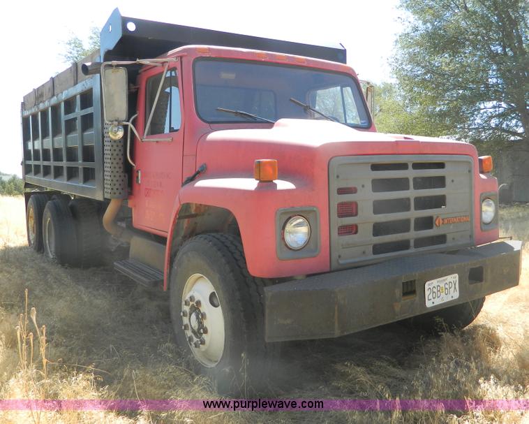 image for item B3820 1988 International S1900 dump truck