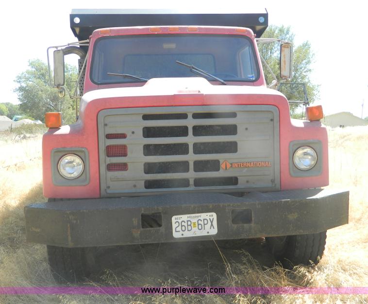 image for item B3820 1988 International S1900 dump truck