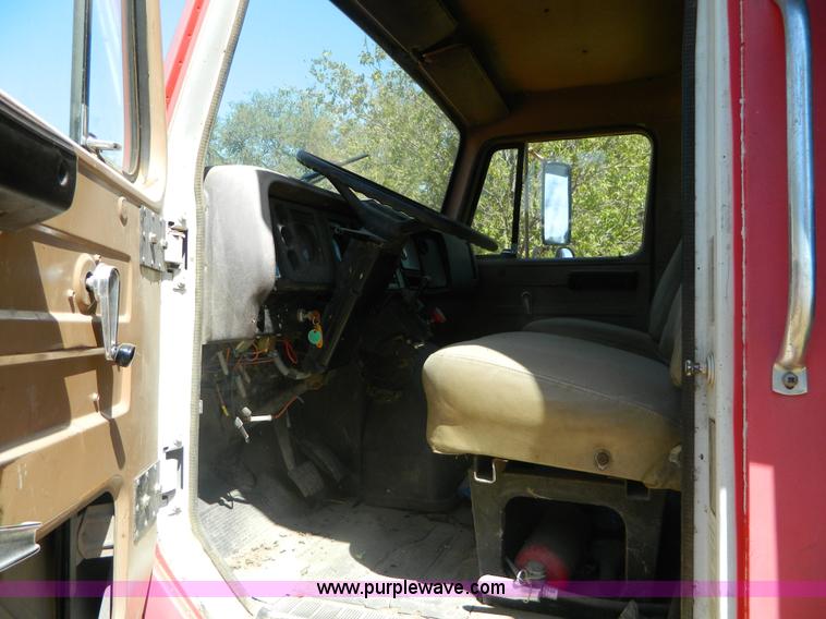 image for item B3820 1988 International S1900 dump truck