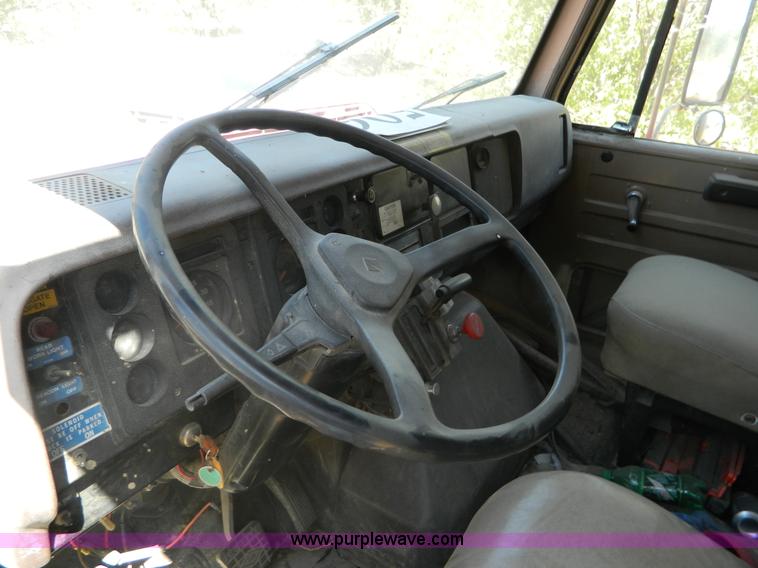 image for item B3820 1988 International S1900 dump truck