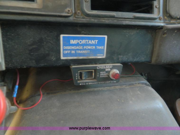 image for item B3820 1988 International S1900 dump truck