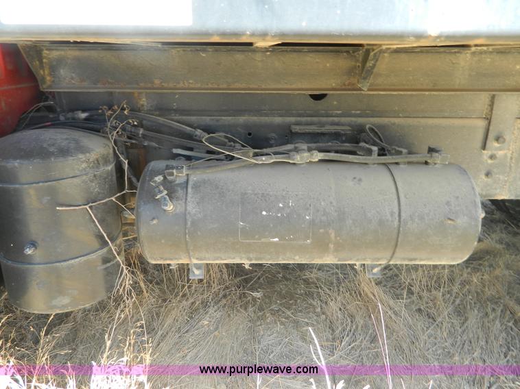 image for item B3820 1988 International S1900 dump truck