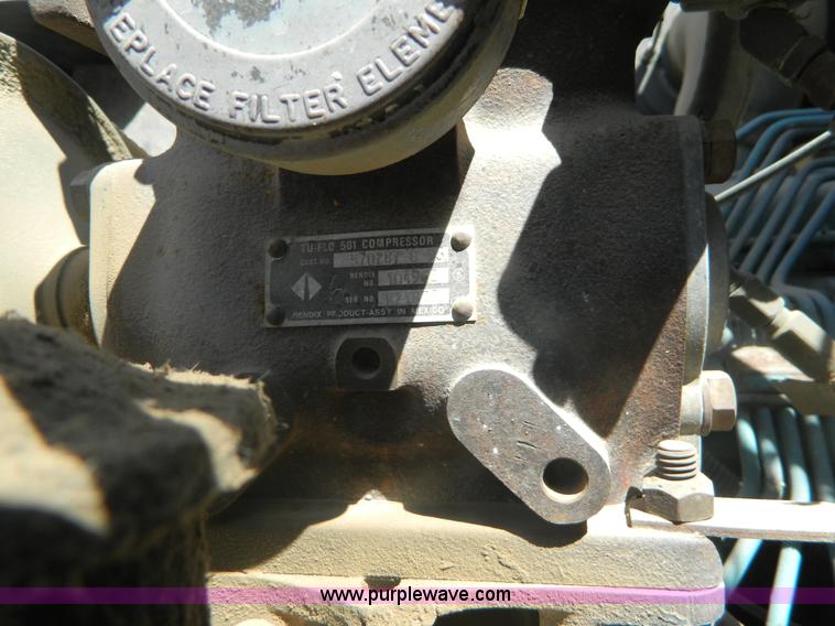 image for item B3820 1988 International S1900 dump truck