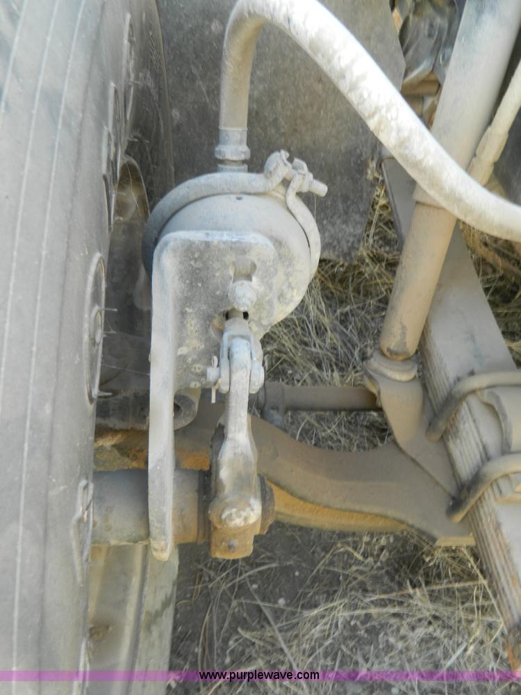 image for item B3820 1988 International S1900 dump truck