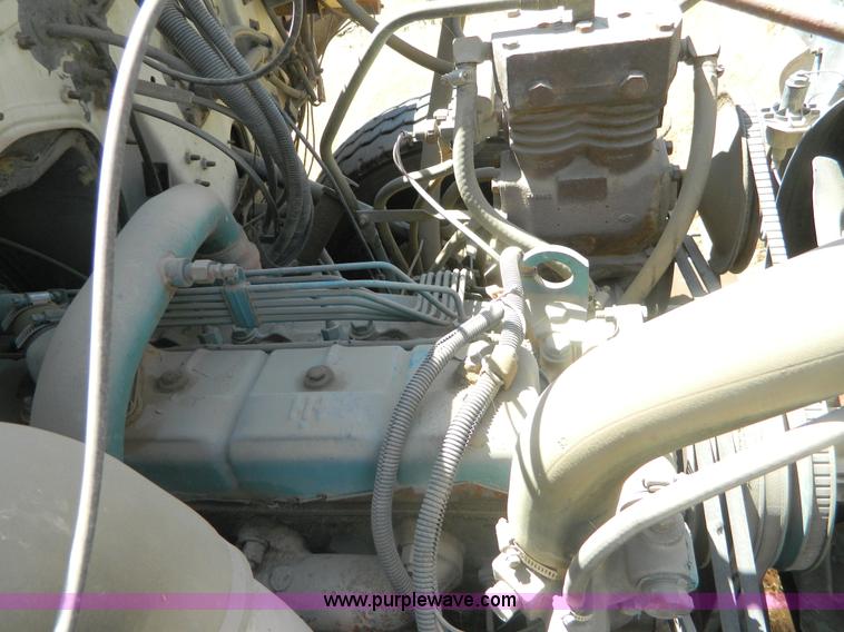 image for item B3820 1988 International S1900 dump truck