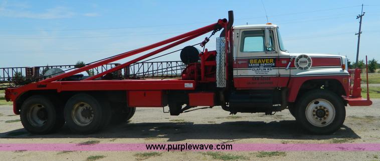 image for item B3831 1979 Ford 9000 winch truck