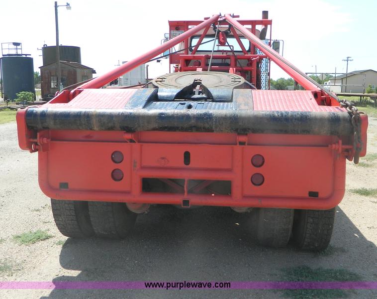 image for item B3831 1979 Ford 9000 winch truck