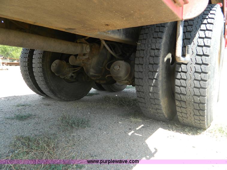 image for item B3831 1979 Ford 9000 winch truck