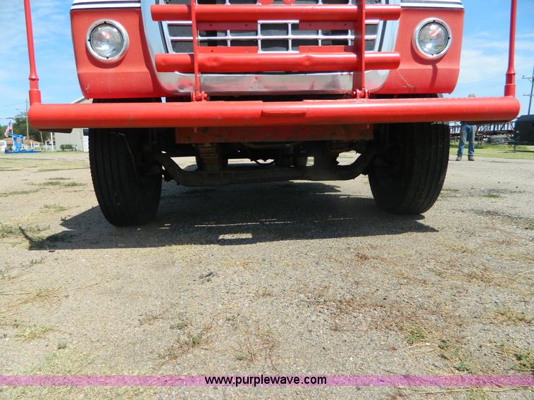 image for item B3831 1979 Ford 9000 winch truck