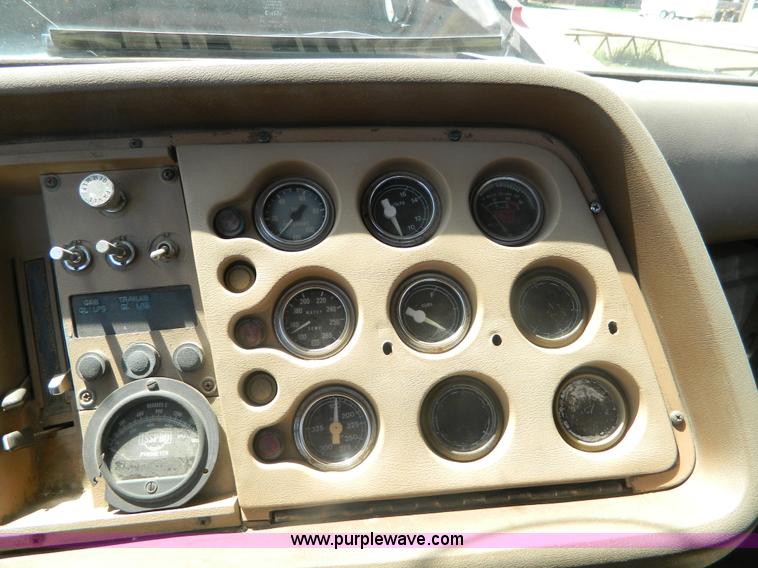 image for item B3831 1979 Ford 9000 winch truck