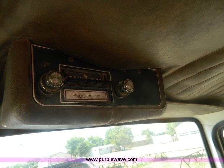 image for item B3831 1979 Ford 9000 winch truck