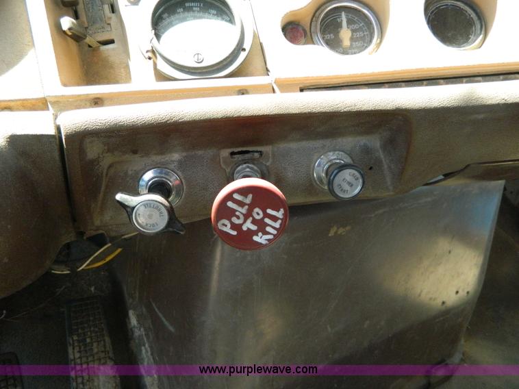 image for item B3831 1979 Ford 9000 winch truck