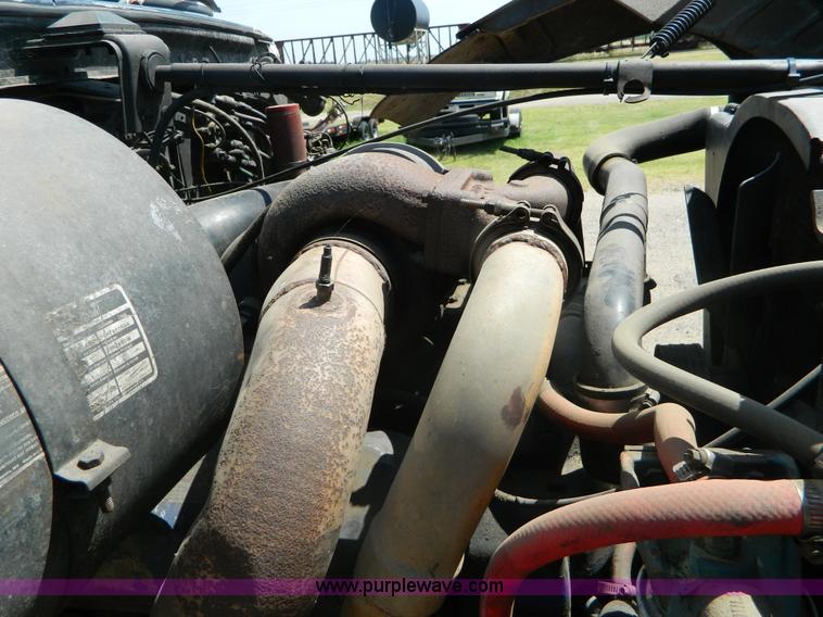 image for item B3831 1979 Ford 9000 winch truck