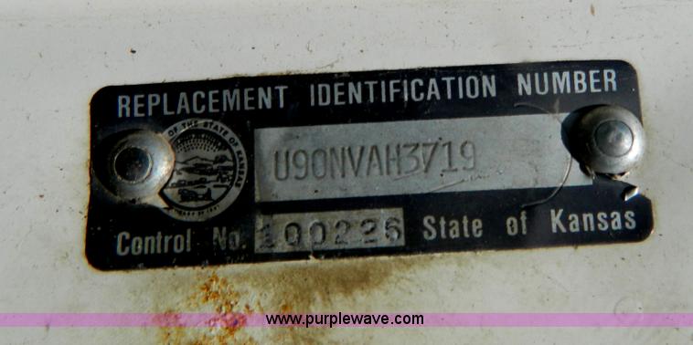 image for item B3831 1979 Ford 9000 winch truck