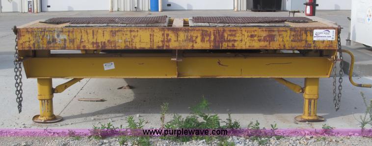 image for item B5162 2002 Ledwell LW25X120 portable loading dock
