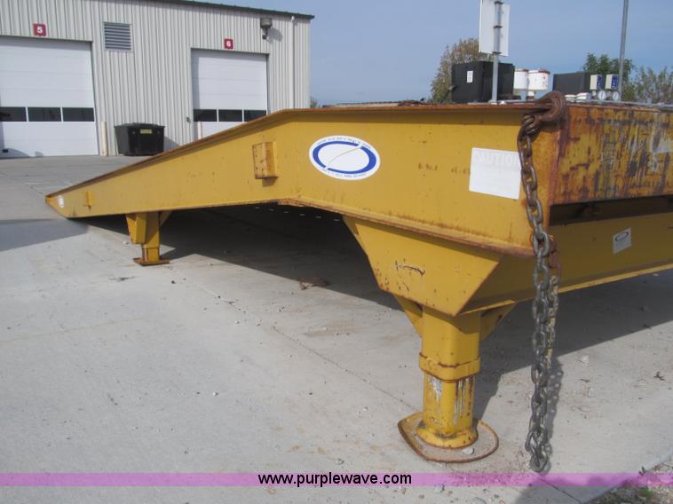 image for item B5162 2002 Ledwell LW25X120 portable loading dock