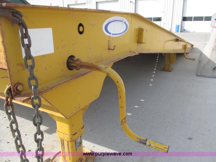 image for item B5162 2002 Ledwell LW25X120 portable loading dock