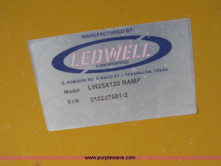 image for item B5162 2002 Ledwell LW25X120 portable loading dock