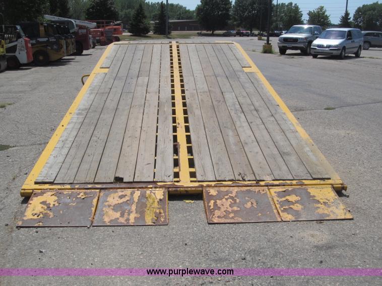 image for item B5163 2008 Ledwell LW25RM portable loading dock