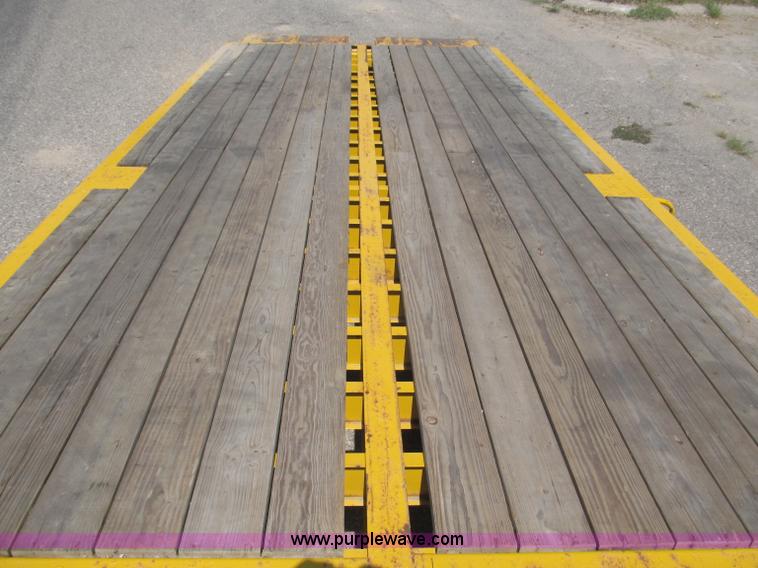 image for item B5163 2008 Ledwell LW25RM portable loading dock