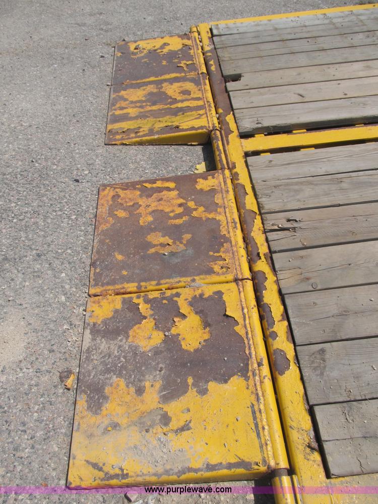 image for item B5163 2008 Ledwell LW25RM portable loading dock