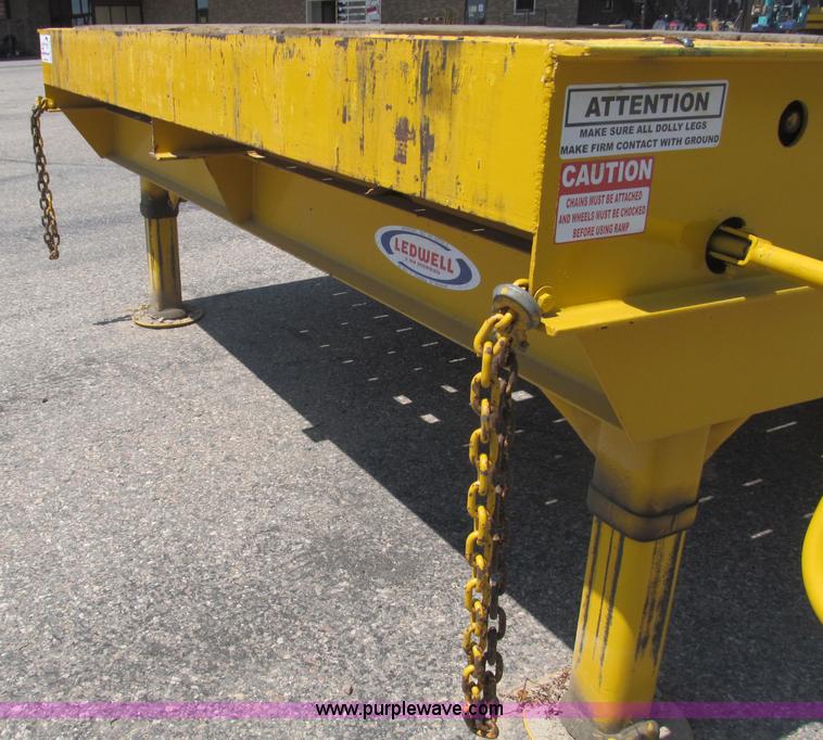 image for item B5163 2008 Ledwell LW25RM portable loading dock