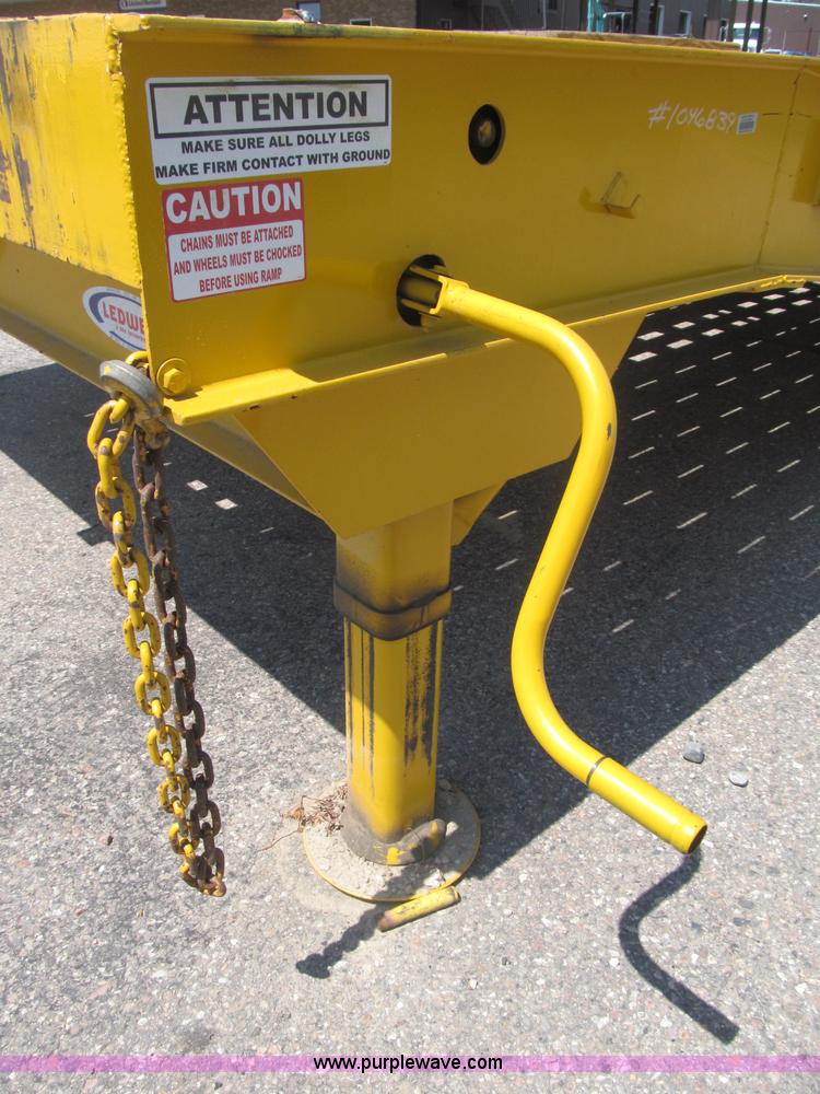 image for item B5163 2008 Ledwell LW25RM portable loading dock