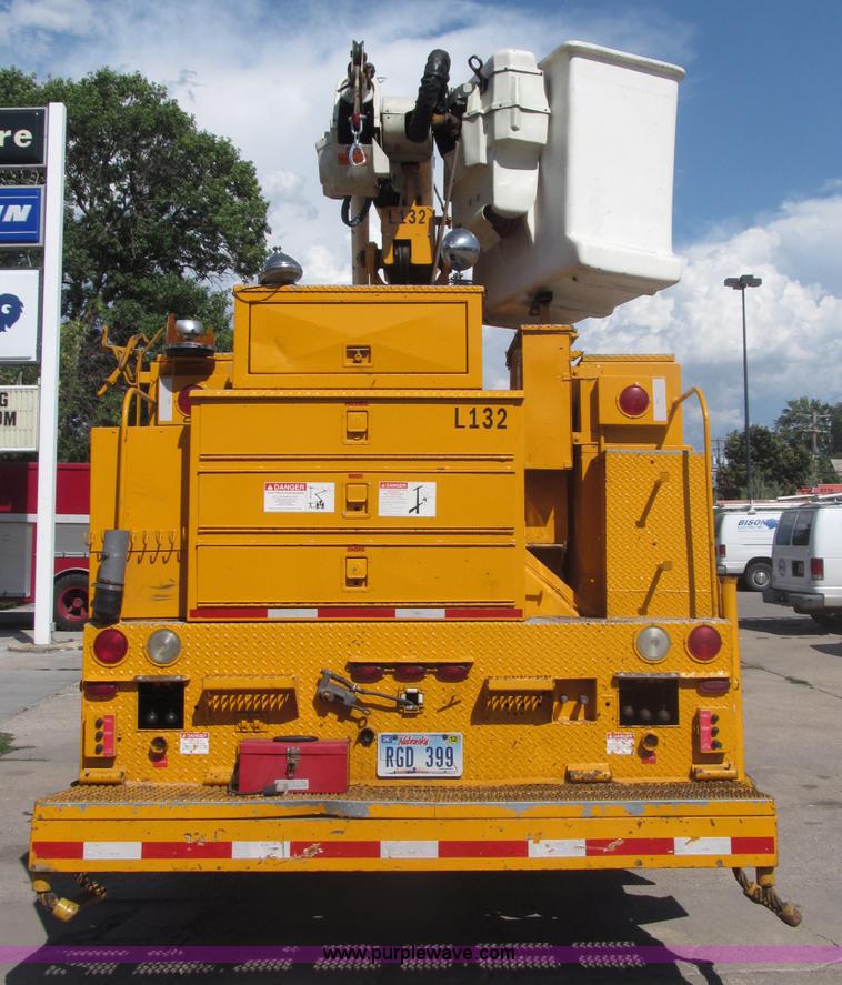 image for item B5175 1985 Ford CT8000 low tilt boom truck