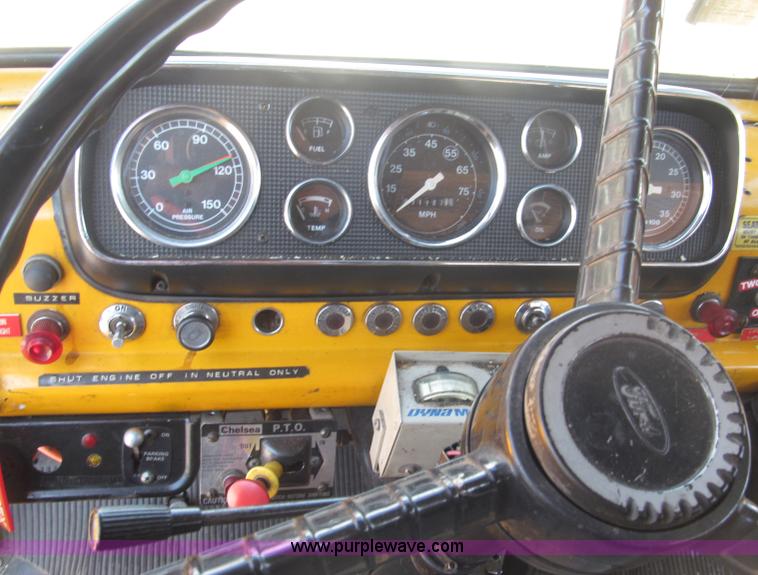 image for item B5175 1985 Ford CT8000 low tilt boom truck