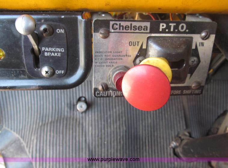 image for item B5175 1985 Ford CT8000 low tilt boom truck