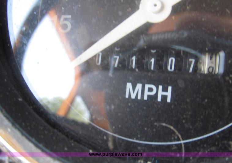 image for item B5175 1985 Ford CT8000 low tilt boom truck