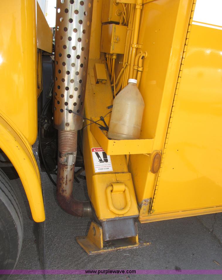 image for item B5175 1985 Ford CT8000 low tilt boom truck