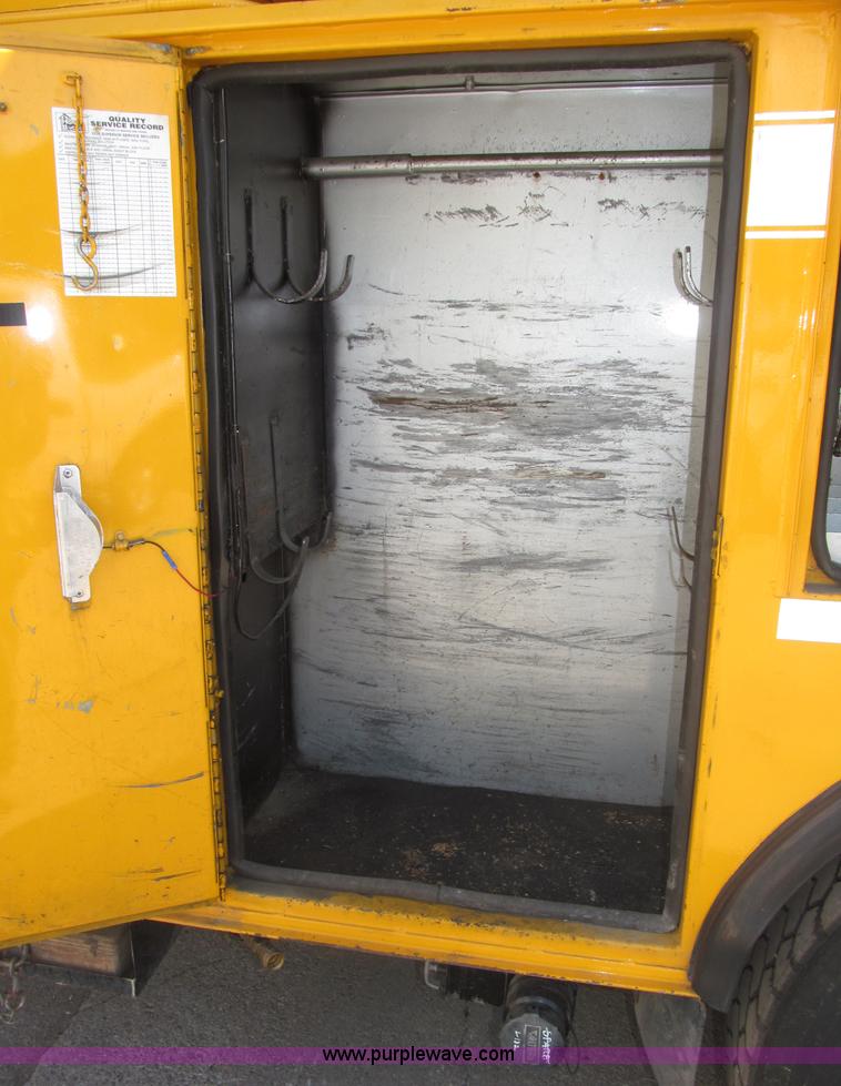 image for item B5175 1985 Ford CT8000 low tilt boom truck