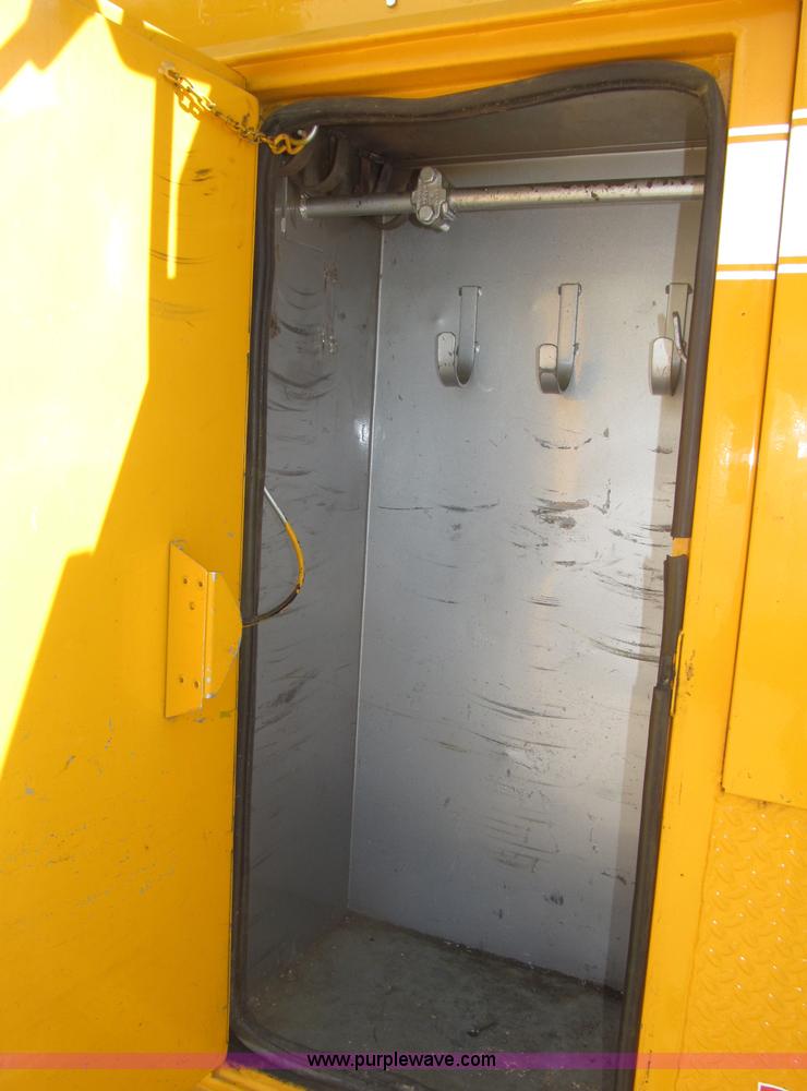 image for item B5175 1985 Ford CT8000 low tilt boom truck