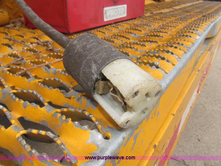 image for item B5175 1985 Ford CT8000 low tilt boom truck