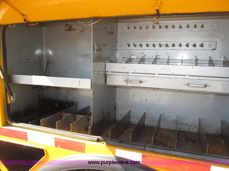 image for item B5175 1985 Ford CT8000 low tilt boom truck