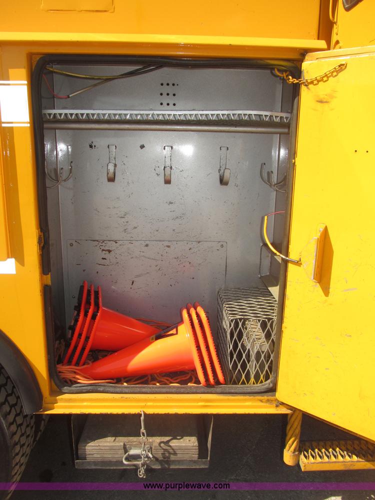 image for item B5175 1985 Ford CT8000 low tilt boom truck