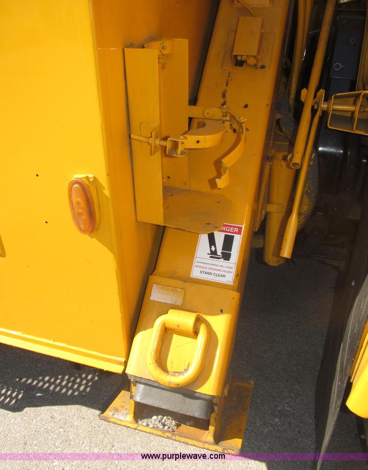 image for item B5175 1985 Ford CT8000 low tilt boom truck