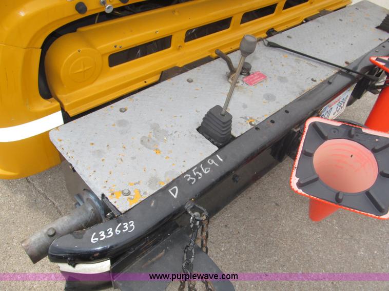 image for item B5175 1985 Ford CT8000 low tilt boom truck