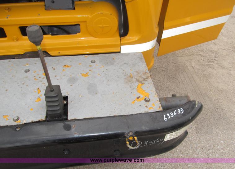 image for item B5175 1985 Ford CT8000 low tilt boom truck