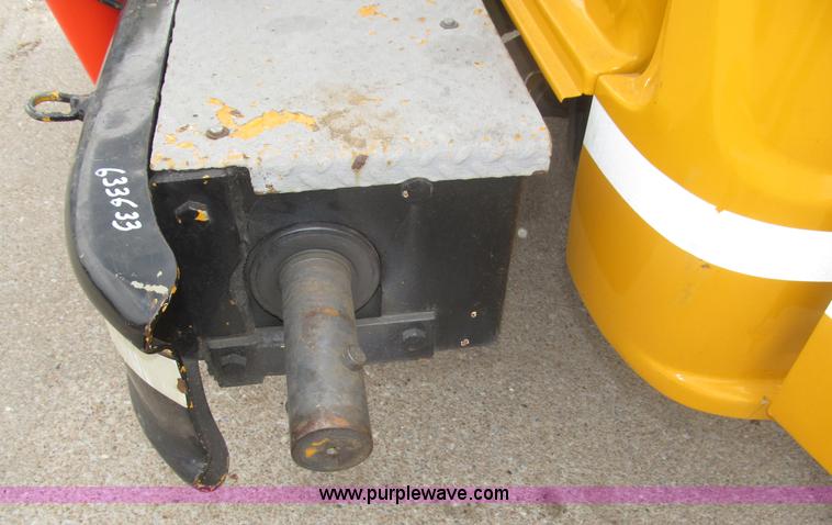 image for item B5175 1985 Ford CT8000 low tilt boom truck